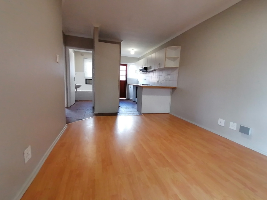 2 Bedroom Property for Sale in Oakglen Western Cape